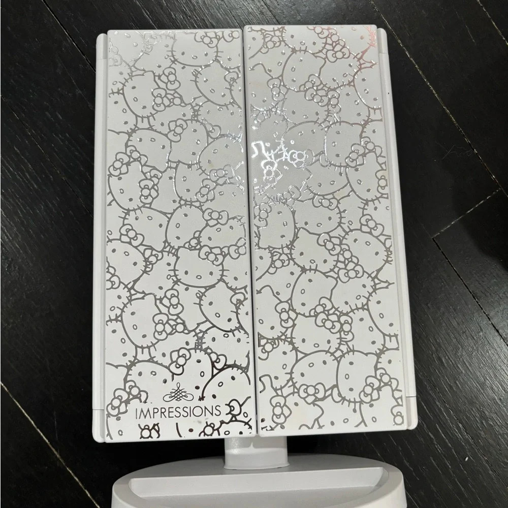 Impressions Hello Kitty Mirror